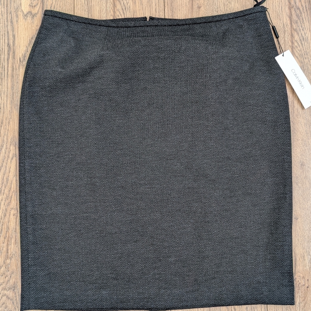☘️3/$33 Calvin Klein Charcoal Pencil Skirt (NWT) ☘️ 3 for $33 ☘️